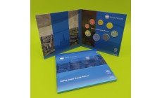 Официальный годовой набор из 8 монет РФ 2025 г. СПМД - в сувенирной упаковке, разновид 10 коп. широкий кант